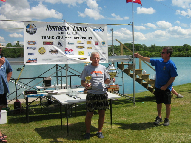 Southern Tier NY MBC president Pete Forcier wins the Oneida Cup for 2010, congratulations Pete! 